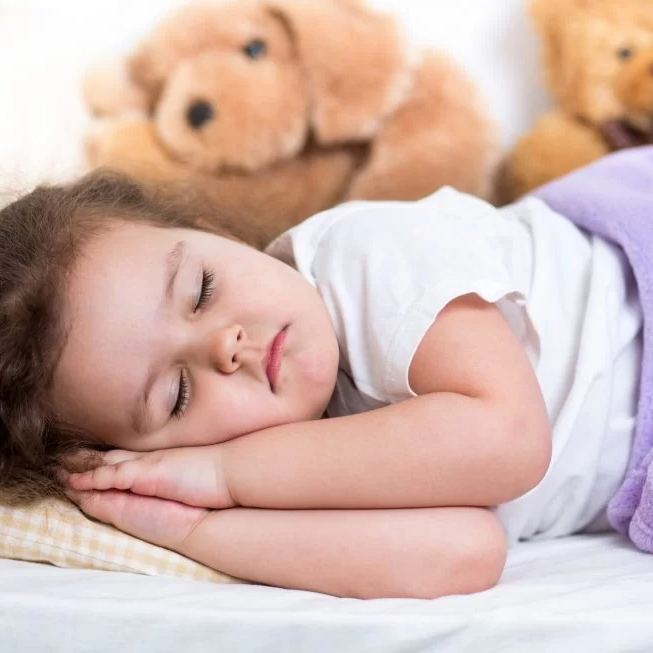 child-sleeping-on-mattress-mattress360