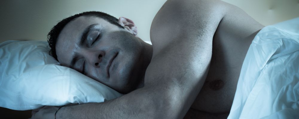 Men’s Health: The Health Benefits of Nude Sleeping